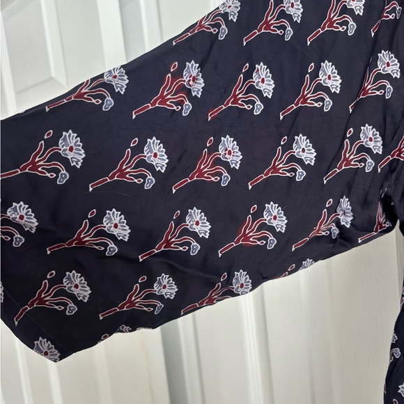 Floral Patterned Long Kimono- fits like a large/XL nice oversized look! - Picture 4 of 6